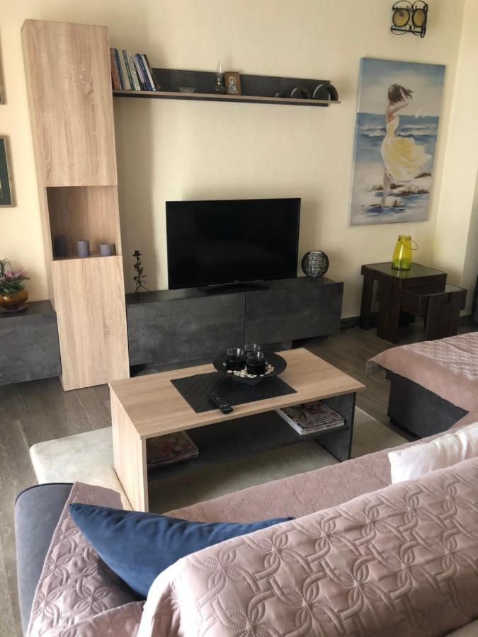 Joannas 2Brooms Sea Apartment Peraia  Exterior photo